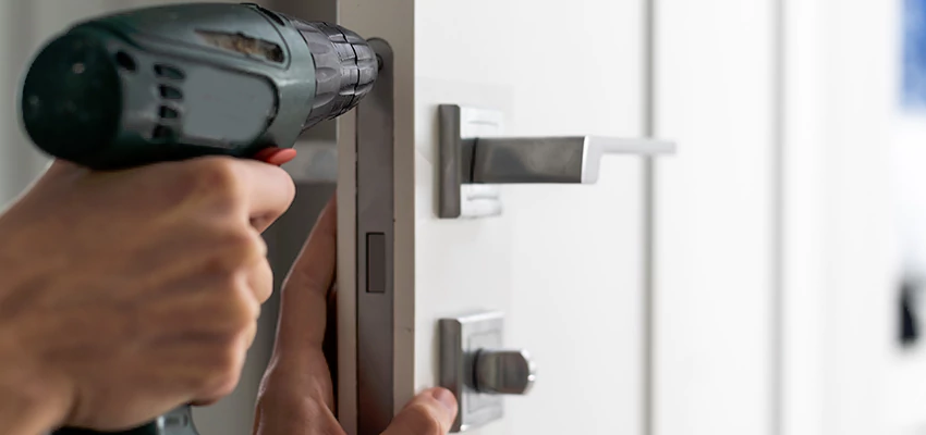 Locksmith For Lock Replacement Near Me in Woodlake, CA
